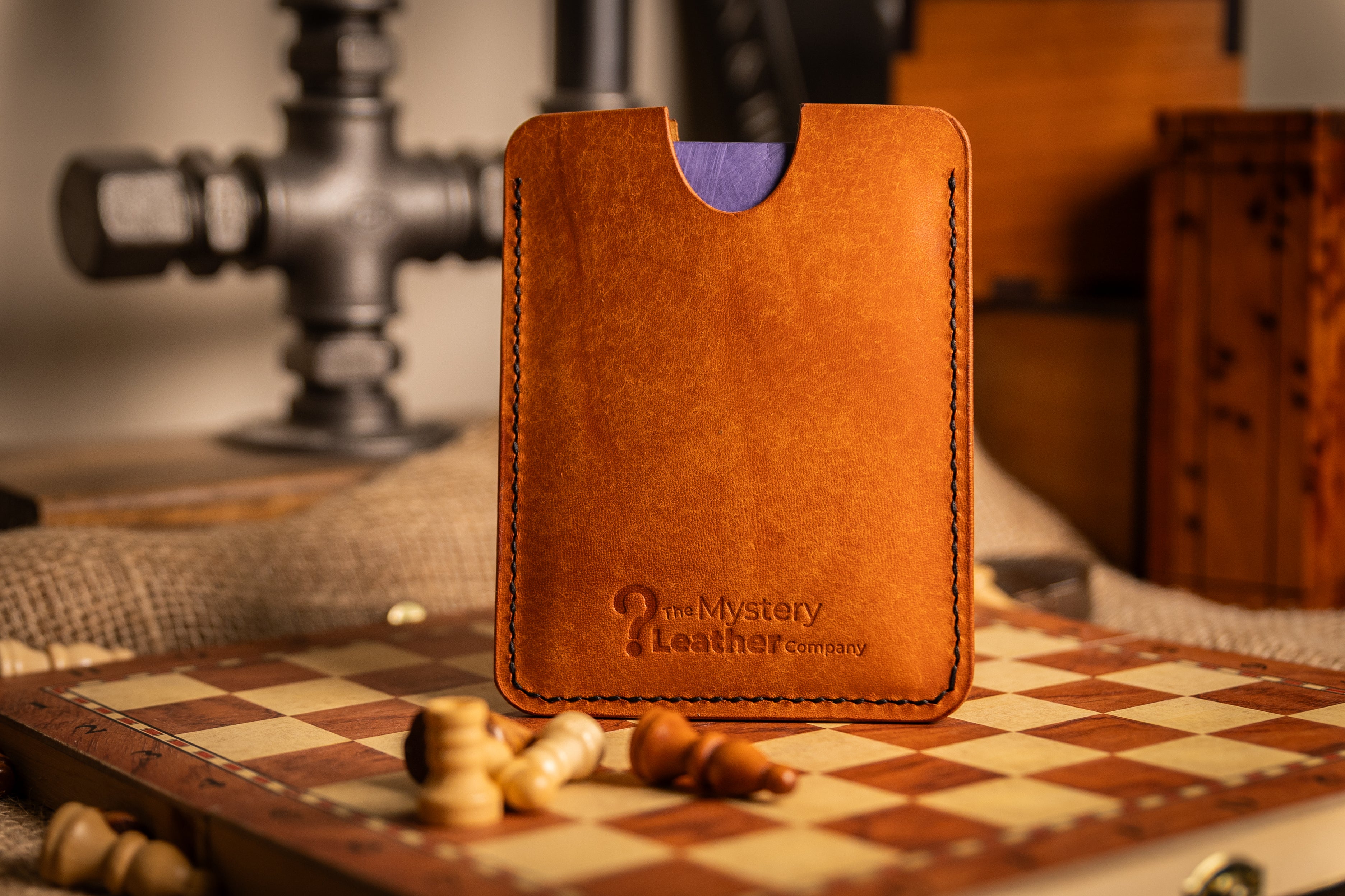 BANKABLE - Leather Sleeve