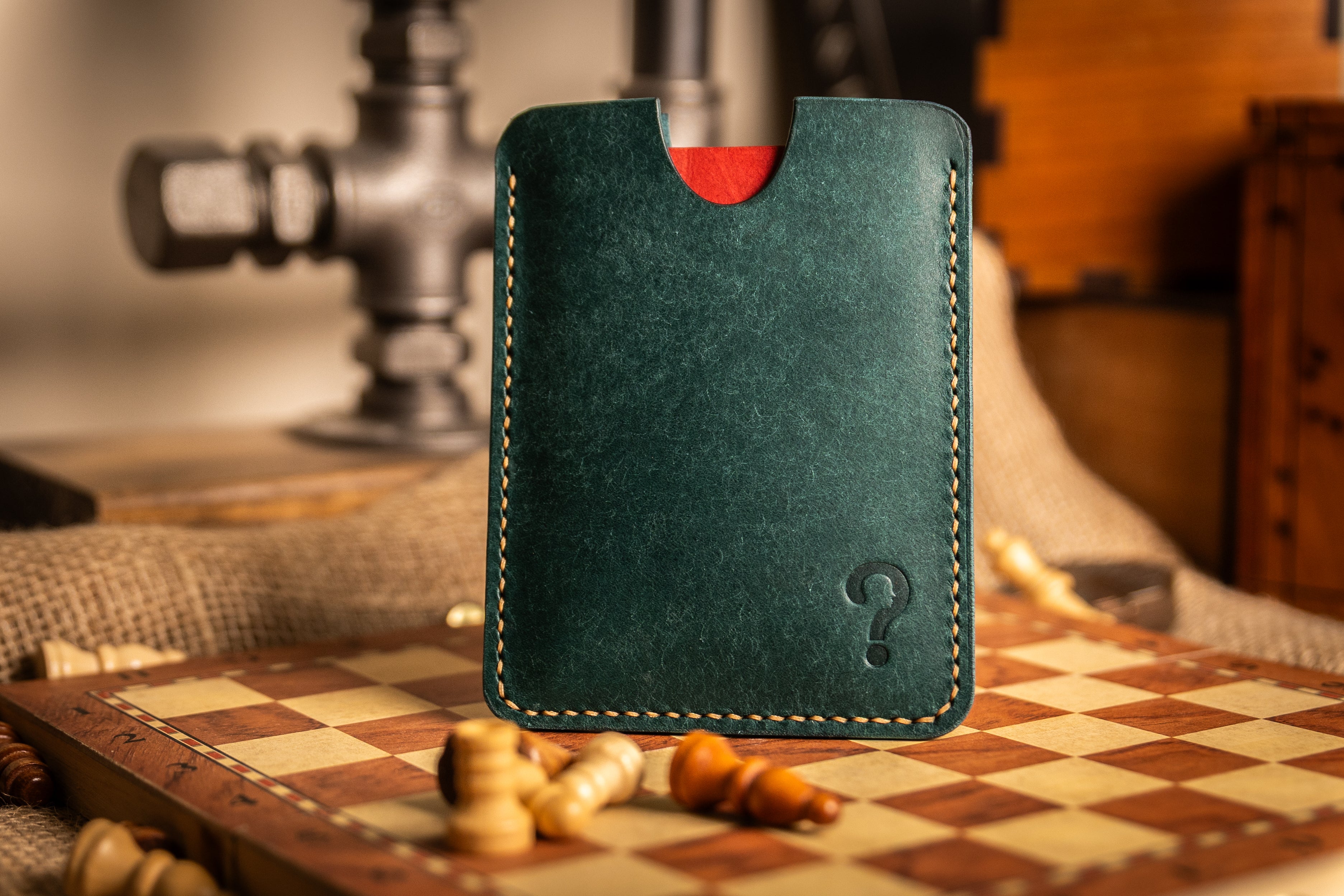 BANKABLE - Leather Sleeve